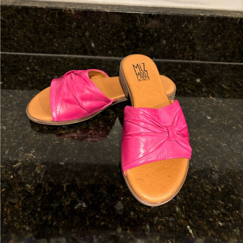 MIZ MOOZ Daisey Fuchsia Leather Slides Size 38